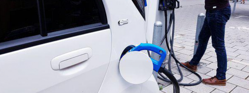 Volkswagen-koncernen och Siemens stödjer expansionsplanerna för Electrify America. Arkivbild