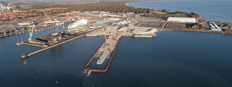 Ystad hamns nya färjelägen under byggnationen. Foto: Ystad hamn