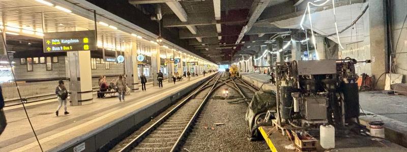 Järnvägsarbete vid Stockholm Central. Flera planerade arbeten påverkar tågtrafiken i sommar. Foto: Stina Wickenberg