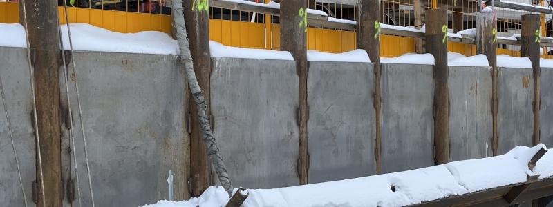 Stabtechs expansionsinjektering användes vid bygget av nya tunnelbanan för att täta berlinerspont i Sickla. Här bilder på arbetet från i vintras.
FOTO: Stabtech