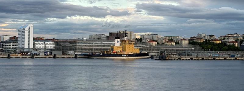 Först ut är isbrytarna Frej och Idun. Foto: Stockholms hamnar