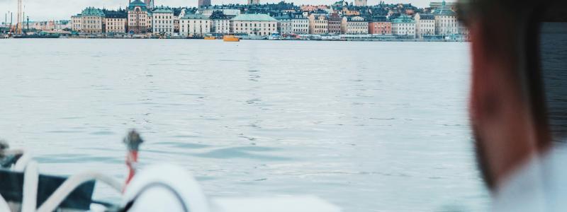 Antalet resenärer på SL:s pendelbåtar ökade från ca 5,1 miljoner år 2023 till 5,8 miljoner år 2024. Foto: Linus Mimietz/unsplash