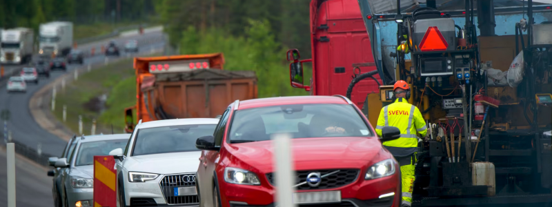 I sommar kommer Svevia att förbättra asfaltbeläggningen på cirka 55 kilometer väg inom Västerbotten. Foto: Patrick Trägårdh