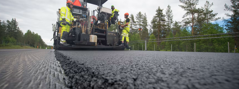 Ramavtalet omfattar underhållsbeläggningar, förarbeten, återställning samt nyasfaltering. Foto: Svevia
