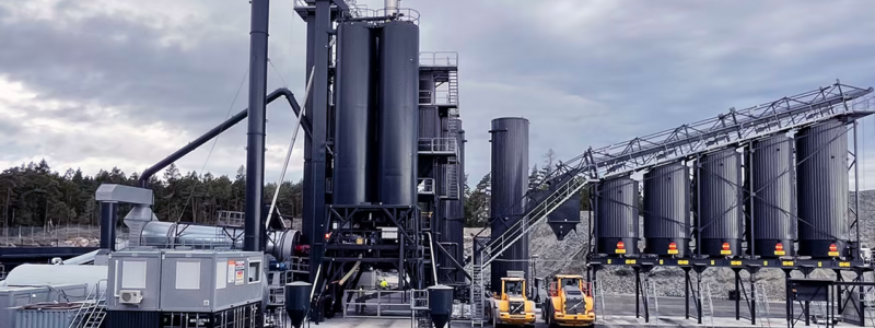 Det nya asfaltverket har en tillverkningskapacitet på 240 ton per timme. Foto: Svevia