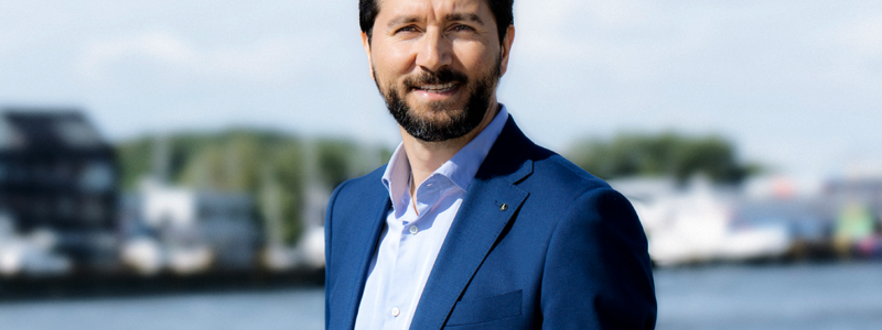 Saeid Azmoudeh tillträder som ny arbetschef på Svevia. Foto: Svevia
