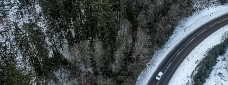 Under de närmaste fyra åren får Svevia fortsatt förtroende av Trafikverket att utföra basunderhållet av de statliga vägarna i driftområde sydvästra Värmland. Foto: Joachim Nywall