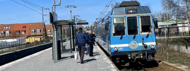 Fler långa tåg på Roslagsbanan föreslås. Foto: Stina Wickenberg
