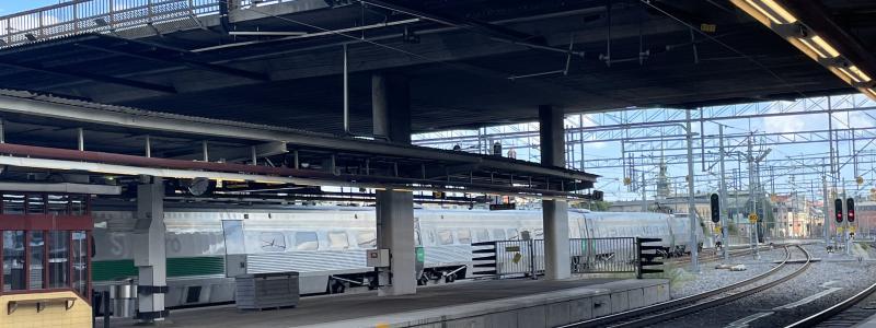 I augusti 2023 ökade terrorhotnivån i Sverige, vilket resulterade i ett uppdrag till Trafikverket och Transportstyrelsen att undersöka behovet av förstärkt skydd för järnvägs- och kollektivtrafiken. Foto: Stina Wickenberg