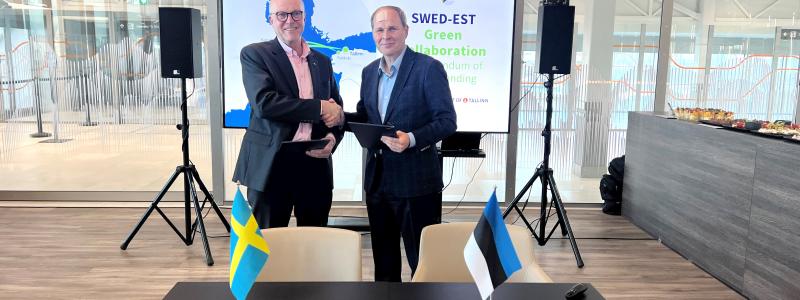 Signering av samförståndsavtal. Anders Nordlund, Hamnkapten Stockholms Hamnar and Valdo Kalm, vd för Tallinns Hamn. Foto: Stockholms Hamnar / Per-Erik Adamsson Ports of Stockholm / Per-Erik Adamsson