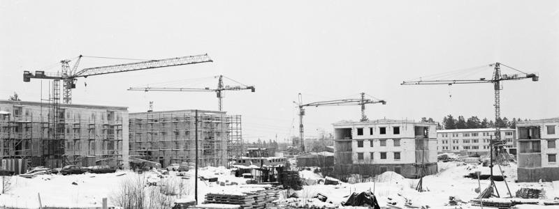 Pålkommissionen bildades 1959 under en tid då miljonprogrammen byggdes och då motorvägar och motorvägsbroar anlades. På bilden: Bygget av Tensta 1969.
FOTO: Jonas Ferenius