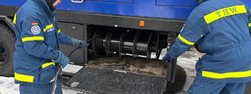 Räddningsorganisationen Technische Hilfswerk (THW) hjälper till att återställa elförsörjningen i sydvästra Berlin. Foto: THW