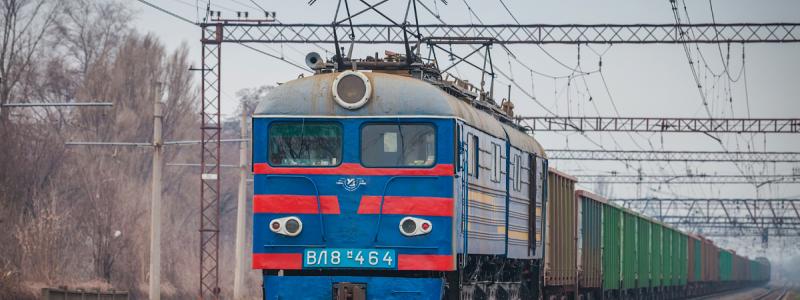 Ukrainarna har funnit att järnvägen är det bästa och snabbaste sättet att transportera mycket soldater och materiel. Bild: Andrey Kurmelyov, CC BY-SA 4.0