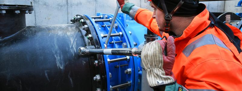 Genrebild stålrör Peab Foto Peter Steen