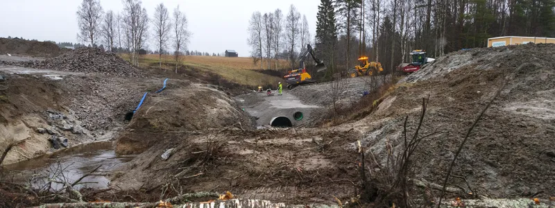 Under två år ska Svevia på uppdrag av Trafikverket, utföra en rad avvattningsåtgärder i Södermanlands län. Foto: Henke Olofsson