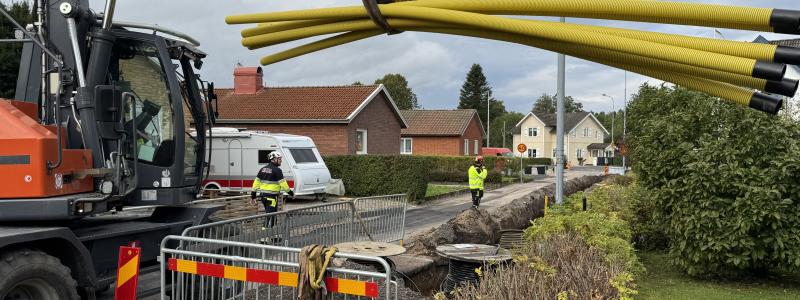 I Vänersborgs tätort ska delar av elnätet från Katrinedal mot Stora Hästefjorden grävas ner, äldre kablar mellan Torpa och centrala Vänersborg samt i Mariedal ersätts. Foto: Vattenfall