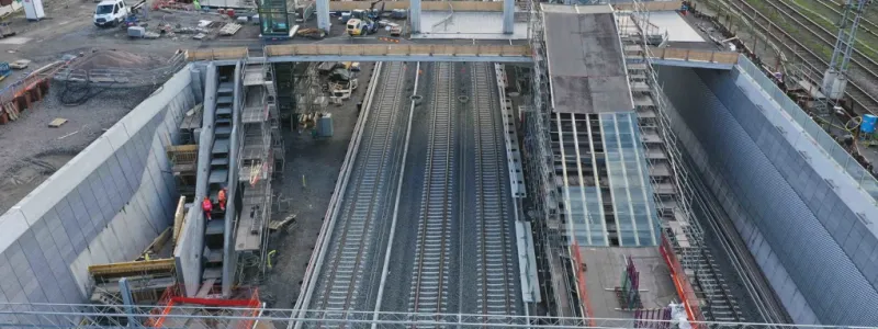 Framtida plattformar, stationsområde och stationshus byggs. Foto: Implenia Sverige AB