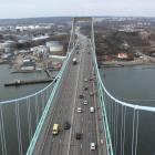 Fackverk och hängare ska målas på Älvsborgsbron. Dessutom sker reinvesteringar av vägyta och underliggande lager. 
FOTO: Trafik Göteborg
