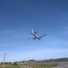 Skåne Aviations/Frost Airs flygplan från Malmö Airport kommer in för landning västerifrån på Bromma Flygplats.
FOTO: Stefan Carlsson