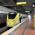 Dagens Arlanda Express. Varje nytt tågsätt blir hela 165 meter långt och erbjuder 323 sittplatser – en kapacitetsökning på över femtio procent jämfört med dagens fordon. Utöver sittplatser finns utrymme för upp till 650 stående passagerare. Foto: John Hardwick