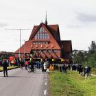 Flytt av Kiruna kyrka 2025. Foto: TorbjørnS/Wikimedia Commons / https://commons.wikimedia.org/wiki/File:Kiruna20250819-14-kirkeflytting.jpg?uselang=fr