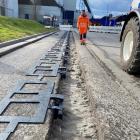 Teststräcka med induktionsspolar kan ladda elfordon med upp till 300 kilowatt. © EnBW