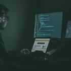 Regeringen vill möta utmaningarna genom att stärka det nationella cybersäkerhetscentret (NCSC) och föreslår därför ökade medel: 50 miljoner kronor 2026, 100 miljoner 2027 och 150 miljoner 2028. Foto: Jefferson Santos/Unsplash