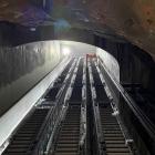 De tre första rulltrapporna i hela nya tunnelbanan – på plats i Blå linjen till Barkarby. Bild: Region Stockholm.