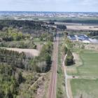 Förändringen omfattar väg 1060 och väg 649 Gårdsvägen. Järnvägsplanen innehåller även en miljökonsekvensbeskrivning som beskriver påverkan på miljön. Foto: Trafikverket