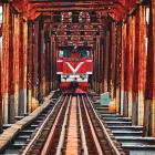 Kollisionsrisker på järnväg orsakas ofta av hinder på spåret, djur, människor eller felaktiga växellägen. Samtidigt ökar intresset för automation och förarlös trafik i takt med att personalbrist och kostnadspress tilltar inom järnvägssektorn. Foto: Creative Commons Lic. Pixabay.