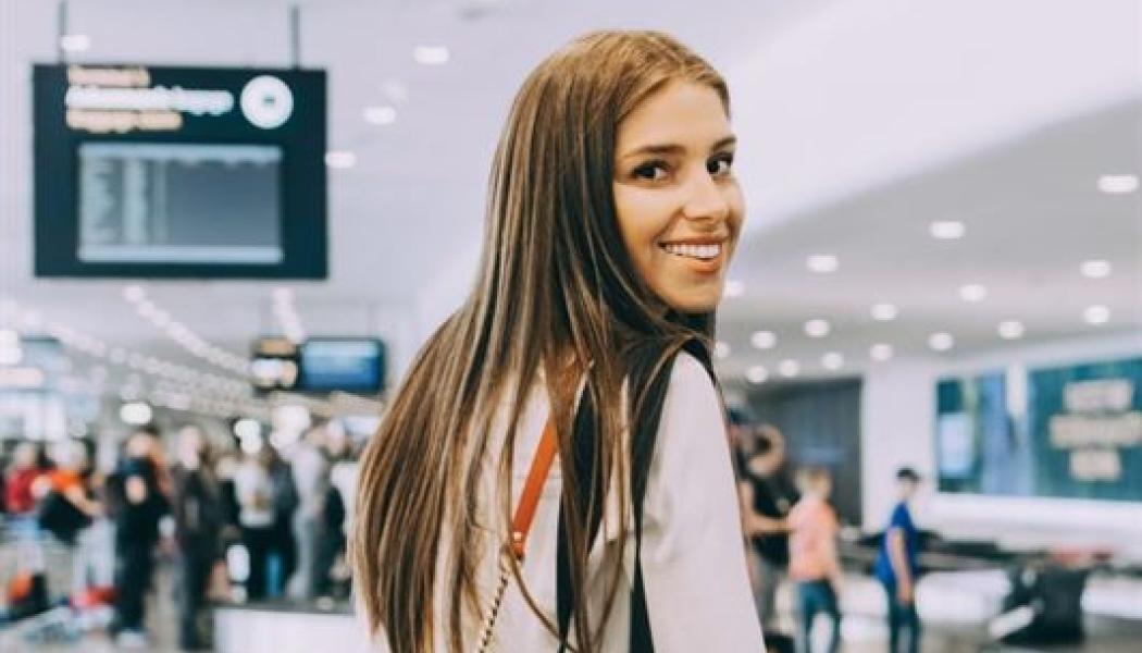 Resenär på Arlandas flygplats i Stockholm. Fotograf: Maskot