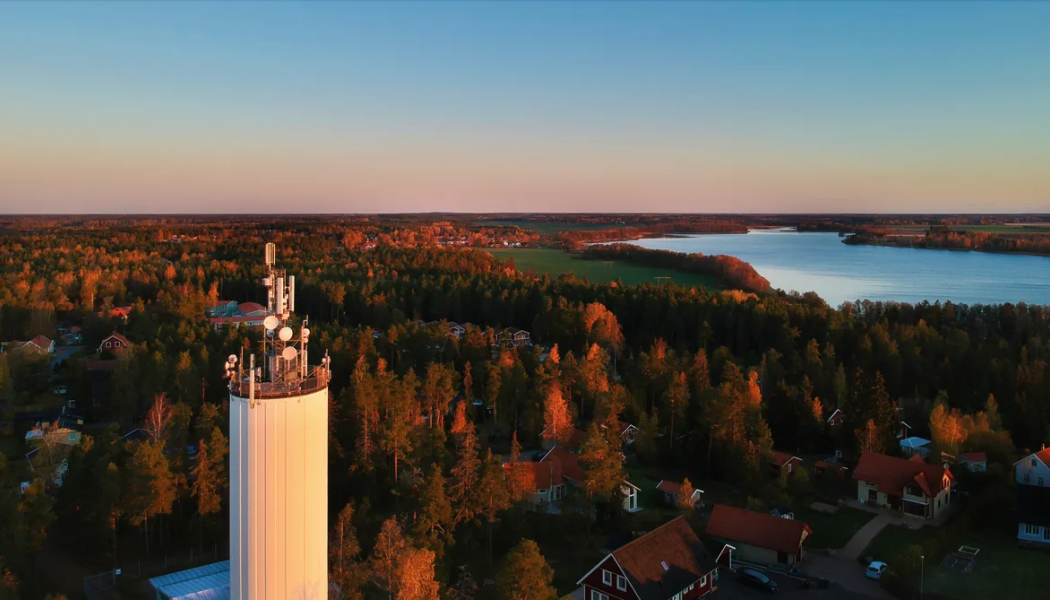 I Björklinge, norr om Uppsala, står ett av kommunens fyra vattentorn. Det rymmer drygt 200 000 liter vatten. Foto: Norkonsult