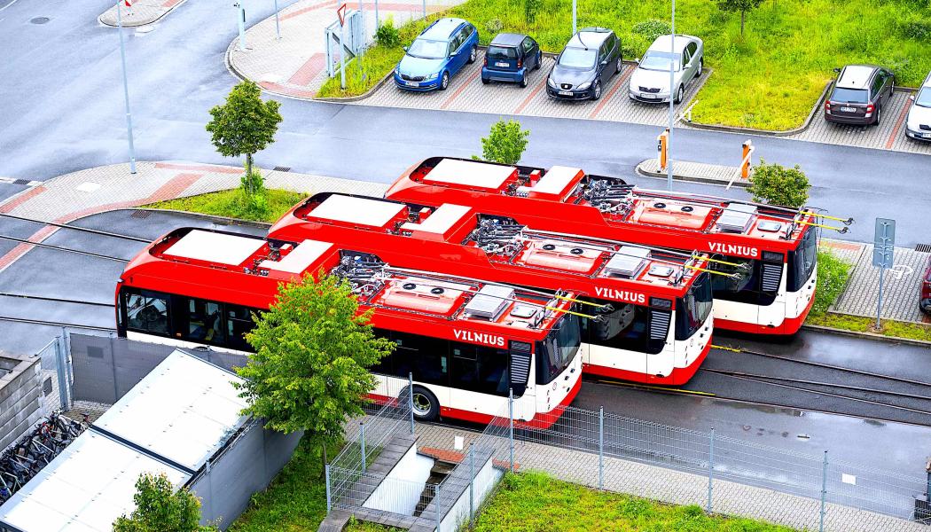 Tre av de nya trådbussarna i Vilnius. Foto: Škoda Group