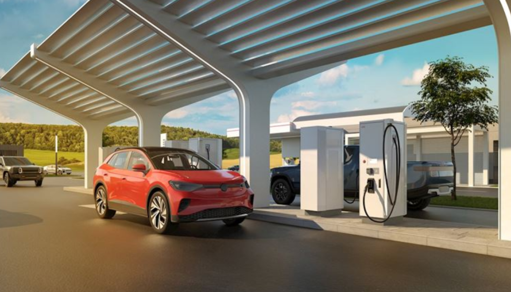 ABB Investerar flera miljoner dollar i att öka produktionen av elfordonsladdare i USA. Foto: ABB
