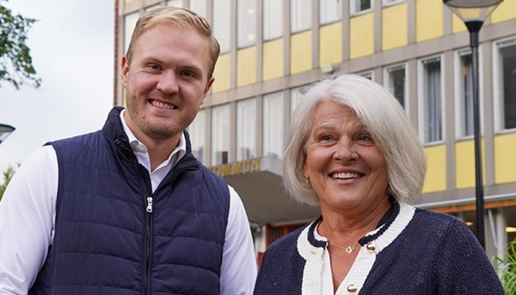 Lerums kommunstyrelses ordförande Viktor Lundblad och kommundirektör Gull-Britt Eide. Foto: Lerums kommun