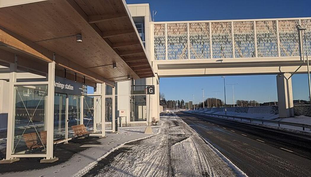 Arninge stations bussterminal. Foto: AleWi / Wikimedia Commons