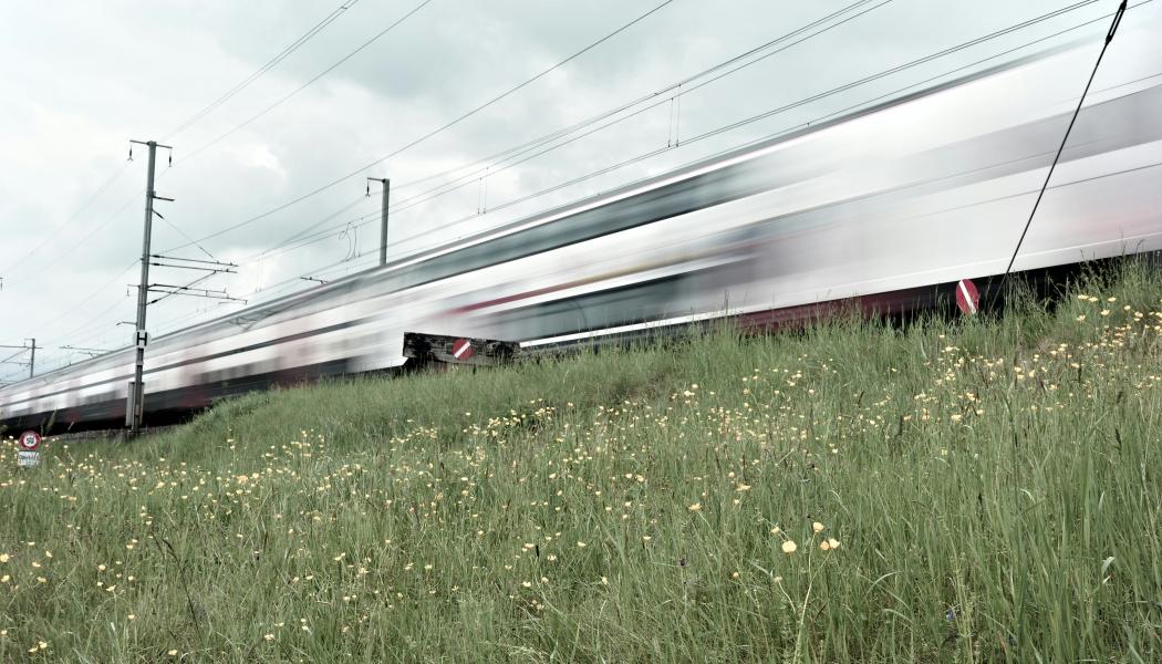 Automatiserad tågdrift kan göra järnvägen mer effektiv. Inom EU-RAIL-projektet FP1 MOTIONAL analyseras positiva och negativa effekter genom simuleringar för att öka kunskapen i branschen. Foto: Bruno Raffa/Unsplash