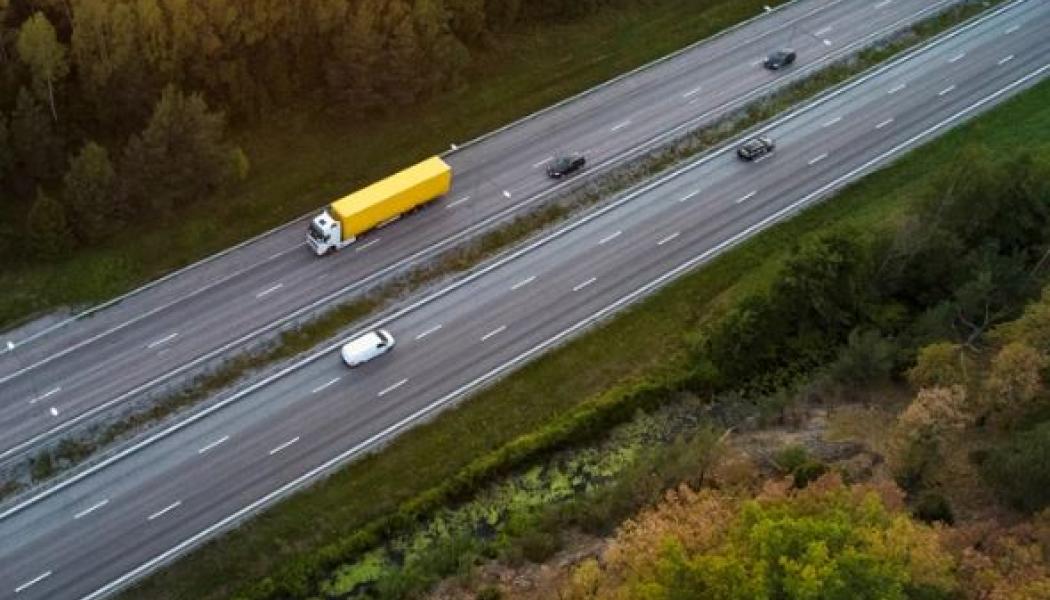 Sveriges första permanenta elväg är planerad att byggas längs E20 på sträckan mellan Hallsberg och Örebro. Foto: Trafikverket
