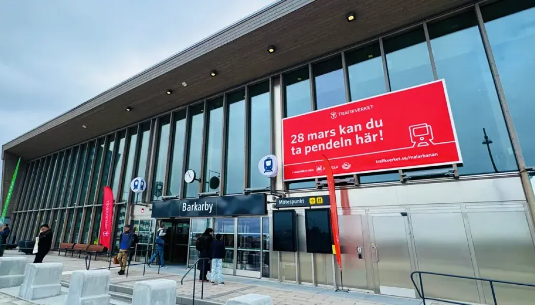 Nyligen öppnade det nya stationshuset som ligger på den norra sidan av stationen vid Veddestabron i Barkarby. Foto: Trafikverket, Ann Sandén