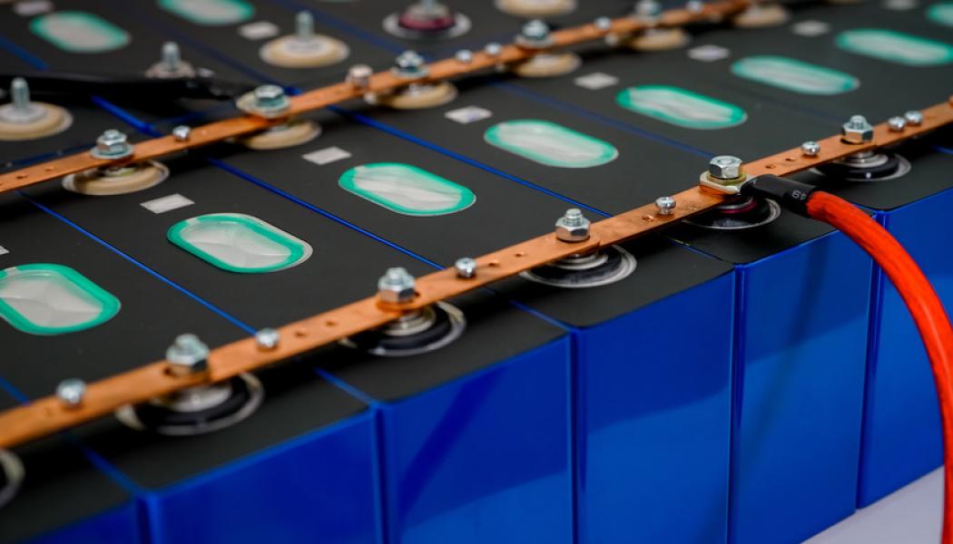 Begagnade batterier från elbilar klassas som avfall enligt dagens handelsregler, vilket medför begränsningar vid export och import. Foto: Kommerskollegium