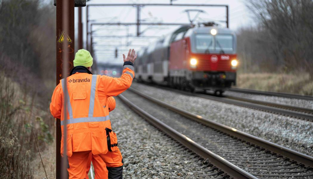 Bravida ansvarar nu för underhåll och elförsörjning till kontaktledningar på hela Danmarks fjärrbanenät. Foto: Bravida