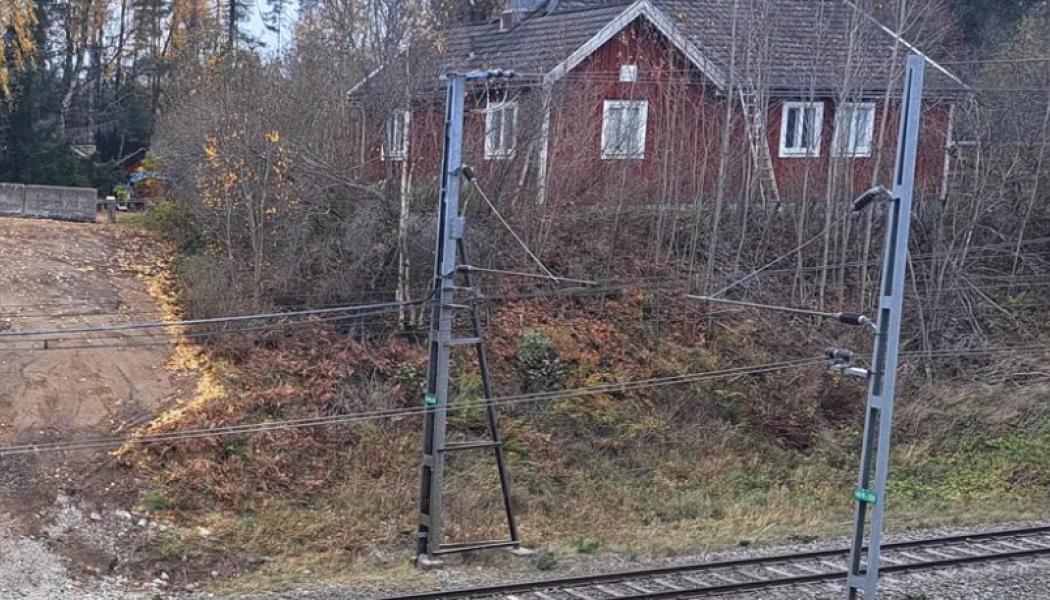 Bron stängdes av säkerhetsskäl och är nu riven. Foto: Trafikverket