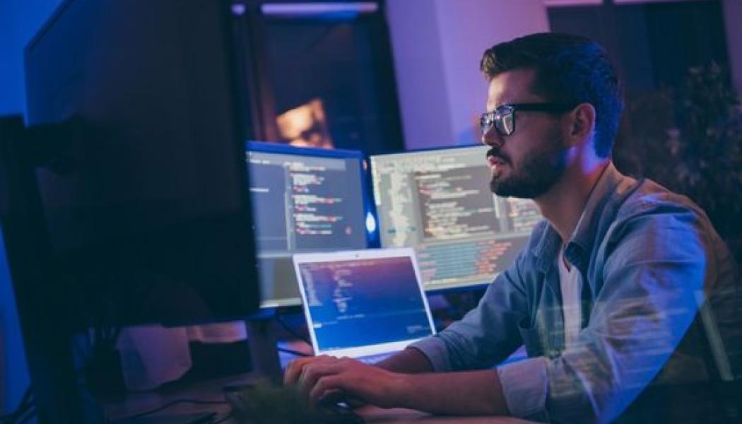 BTH har stark kompetens inom utbildning och forskning i cybersäkerhet och fokuserar bland annat på cyberranges, marin teknik, AI och SmartGrid-säkerhet. Foto: BTH