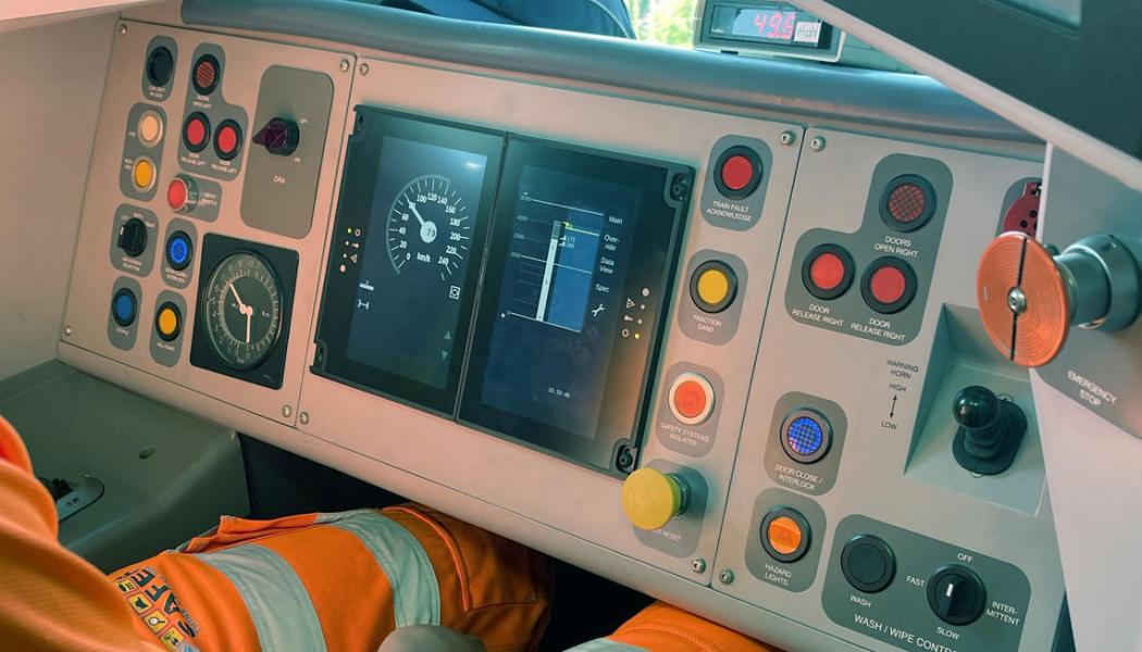 Alstom slutför viktiga tester i brittiska passagerartåg. De dynamiska testerna innebar att tågmodellen Class 387/1, enhet 387101, utrustades med ETCS-systemet. Foto: Alstom
