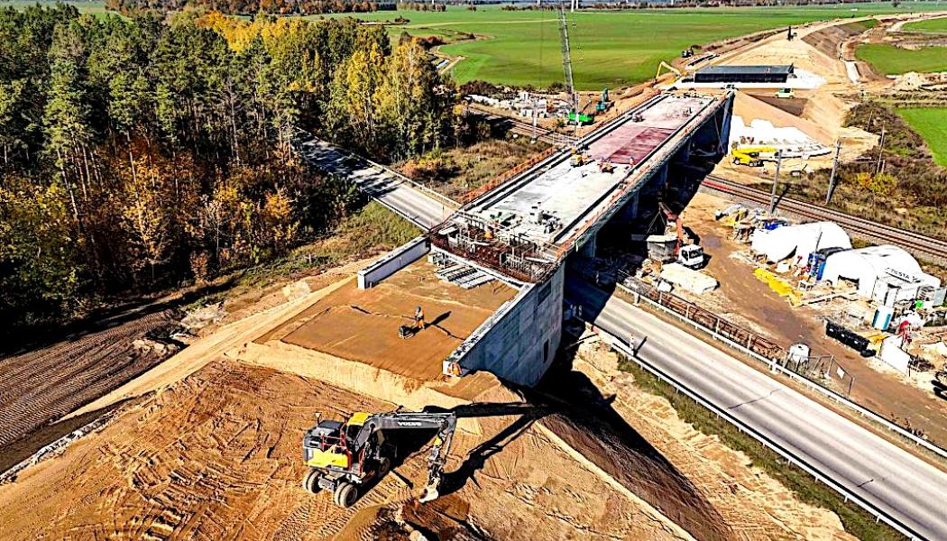 Litauiskt järnvägsbygge i Panevėžys.  Byggnationen av Europas största infrastrukturprojekt fortskrider i Litauen och i dess grannländer. Foto: Rail Baltica
