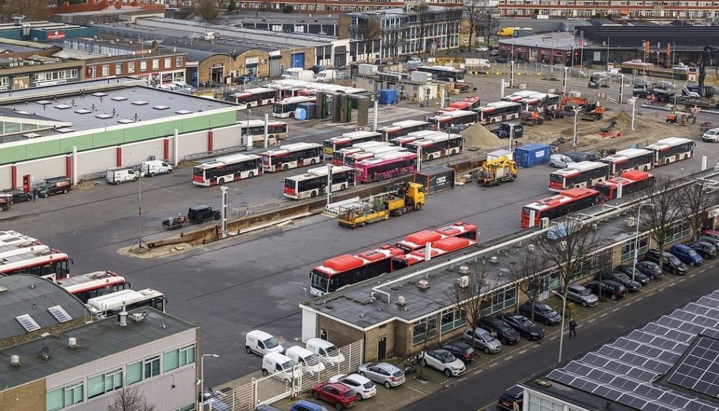 Vy över HTM Personenvervoer NV:s bussdepå i Haag, Nederländerna. Foto: Daimler Truck/Buses