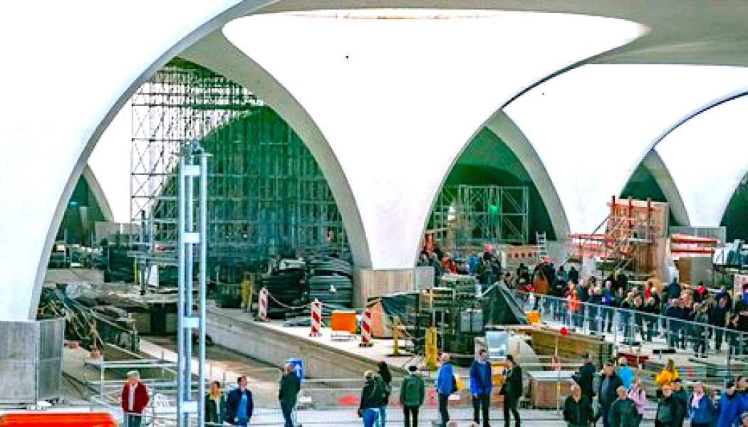 Interiören i Stuttgarts nya järnvägsstation. Foto: Deutsche Bahn, kredit: Thomas Niedermüller