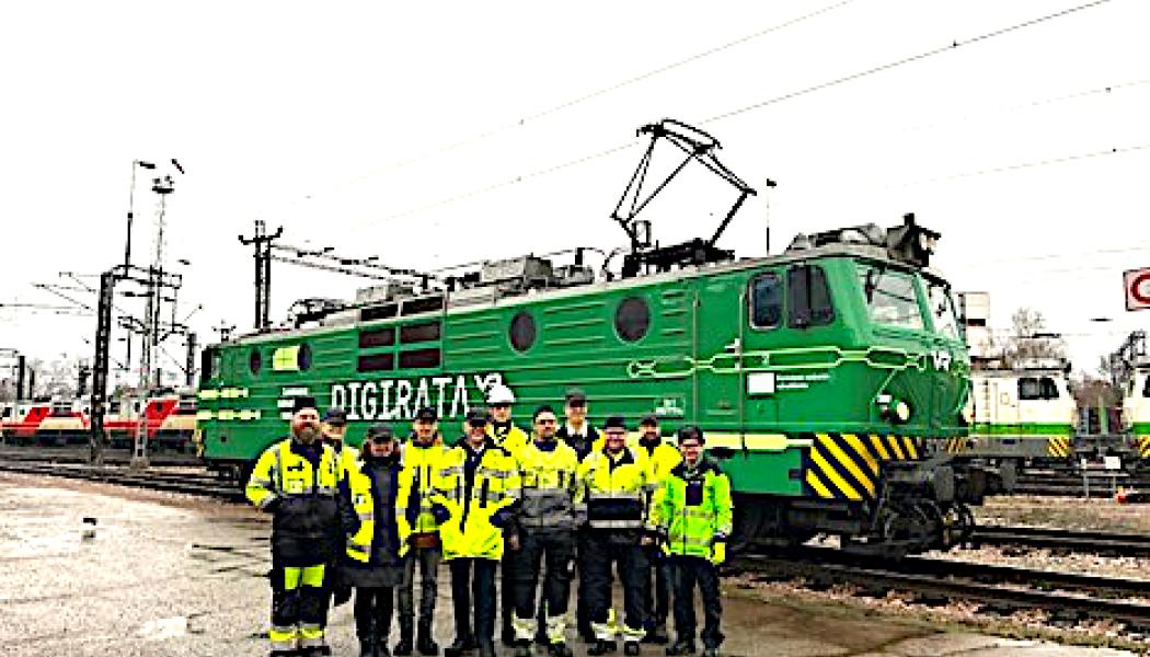 Projekt-tåget Digirata med installationsteamet. Foto: Digirata-projektet