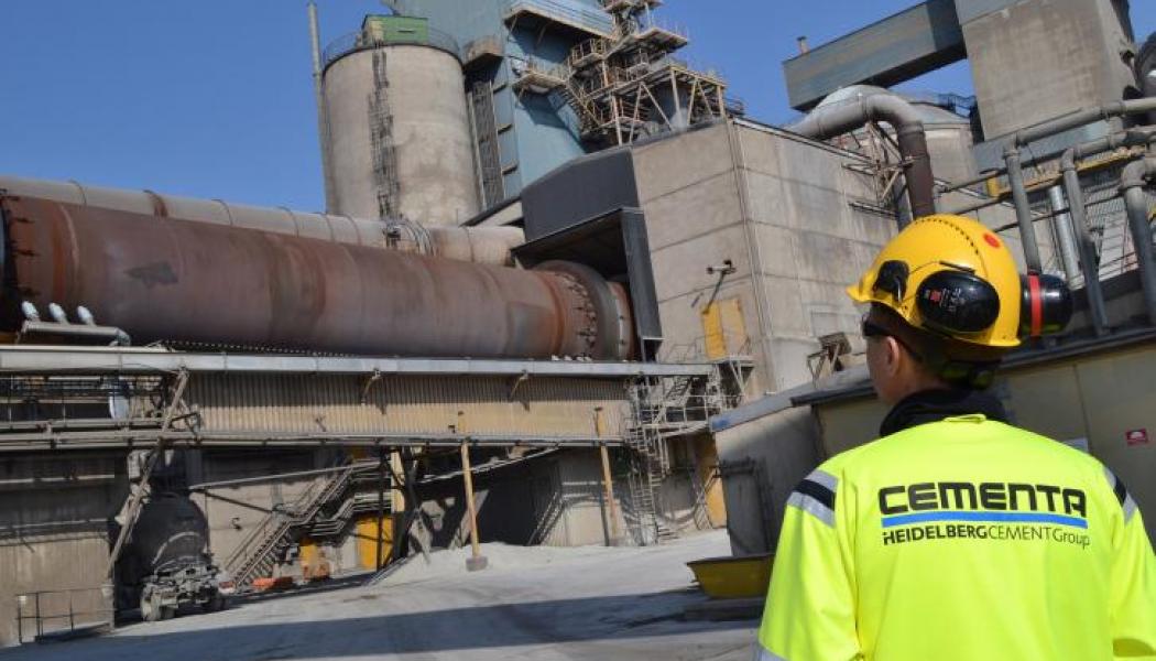 Ett systemfel att svensk basindustri är tvingad till korta planeringshorisonter. Foto: Cementa