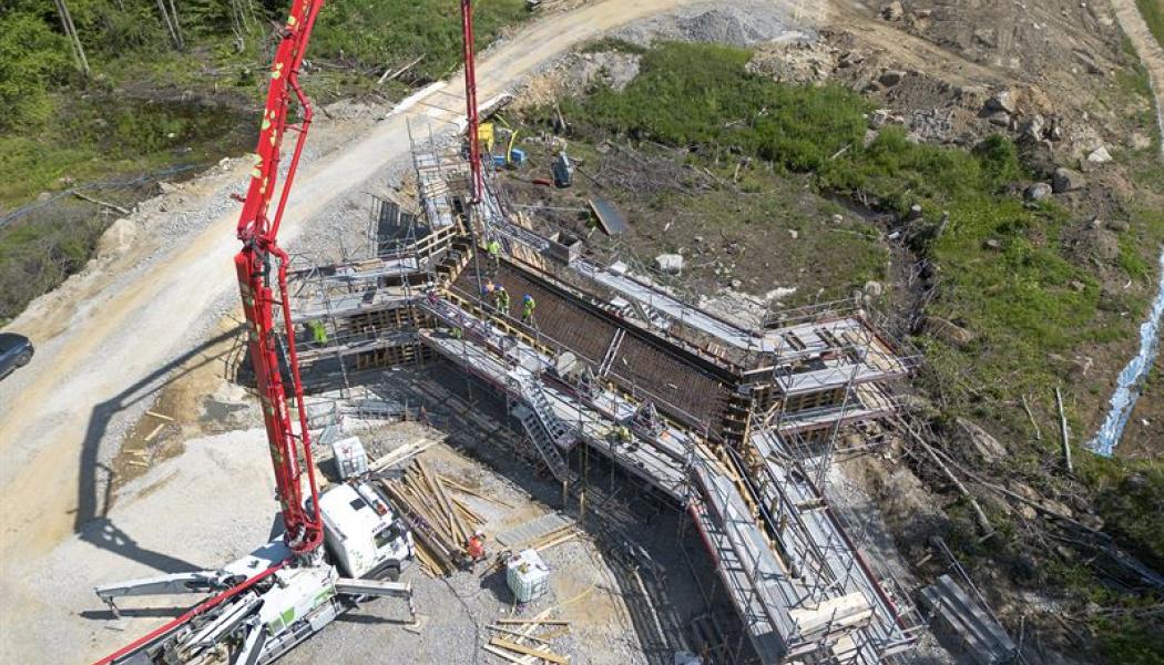 Brogjutning vid E22 mellan Lösen och Jämjö. Fotograf: Swerock